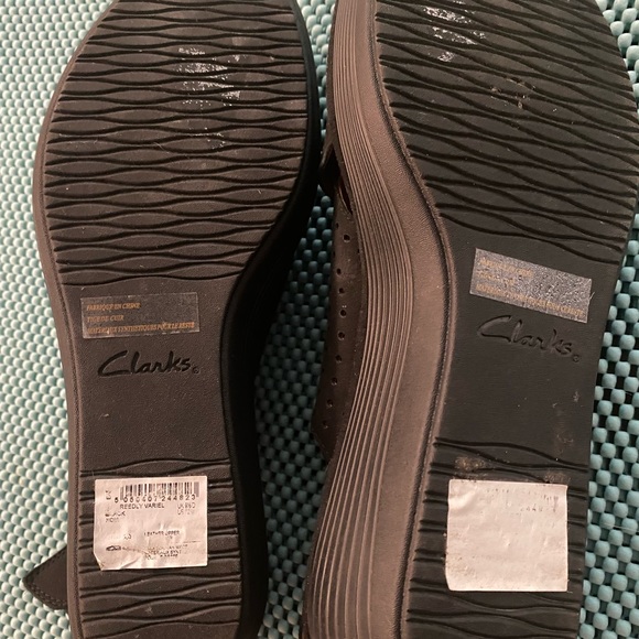 Clarks Soft Cushion Black Sandals, size 12 - Picture 5 of 5